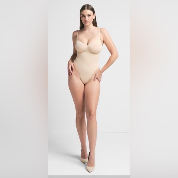 2 Skims Seamless Sculpt Thong Bodysuit SMALLS NWOT - Picture 7 of 7